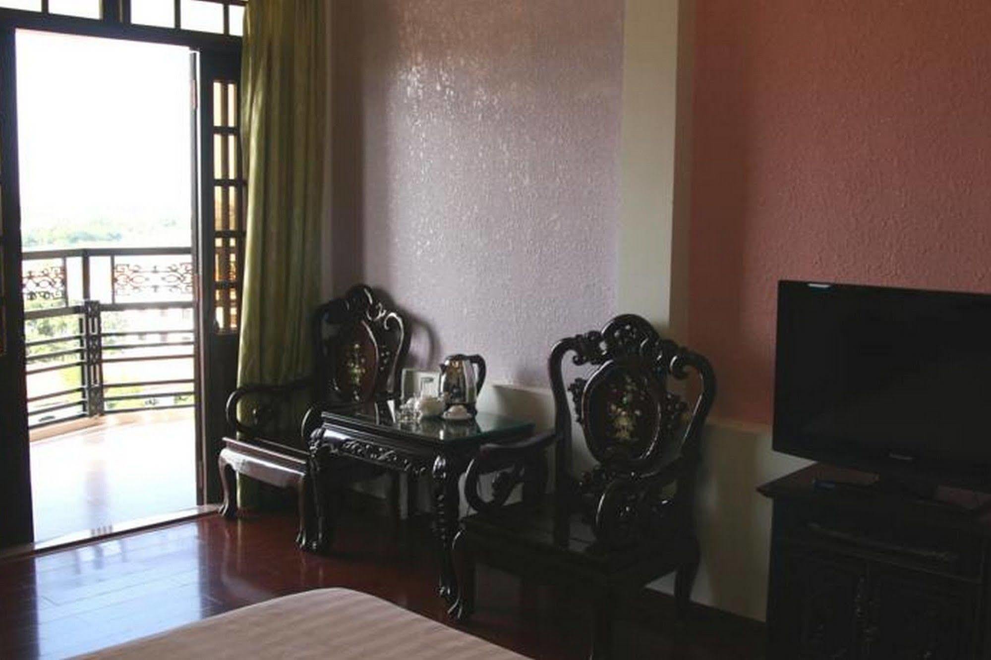 Thai Binh II Hotel Hue Exteriör bild